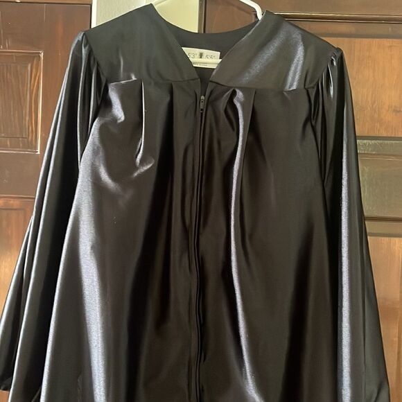 Black graduation gown for height 5’ 3” to 5’ 5” - Picture 3 of 5